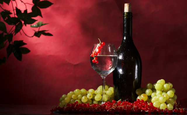 Wine glass grapes table red free wallpaper - medium preview image