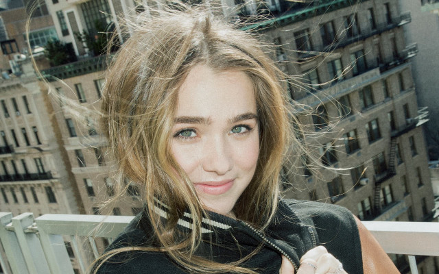 Woman purse balcony buildings city free wallpaper - medium preview image
