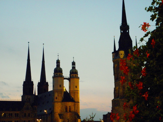 Large building towers clock tower free wallpaper - medium preview image