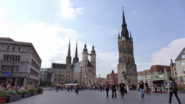 City square people tall buildings free wallpaper - medium preview image