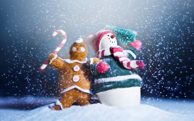 Gingerbread men christmas hats sweaters free wallpaper - medium preview image
