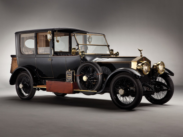 Old model car wooden seat free wallpaper - medium preview image