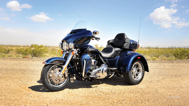 Blue motorcycle dirt road desert free wallpaper - medium preview image