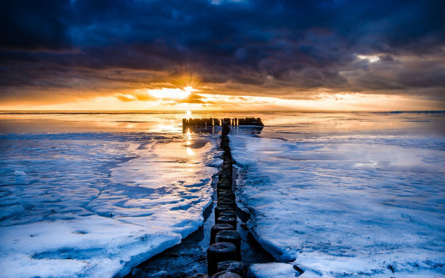 Long wooden pier frozen lake free wallpaper - medium preview image