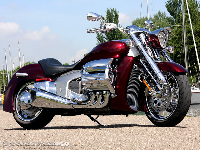 Red motorcycle street marina boats free wallpaper - medium preview image