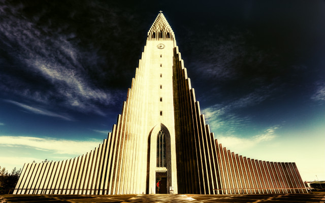 Tall building clock tower sky free wallpaper - medium preview image