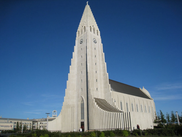Large white building clock steeple free wallpaper - medium preview image