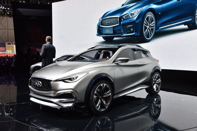 Silver car showroom man display free wallpaper - medium preview image