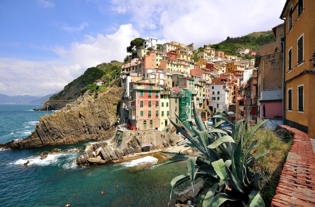 Coastal town cliff house view free wallpaper - medium preview image