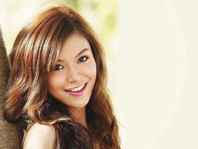 Woman long hair smiling tree free wallpaper - medium preview image
