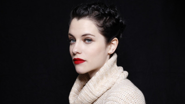 Woman scarf red lipstick neck free wallpaper - medium preview image