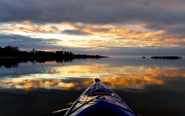 Kayak sunset water clouds view free wallpaper - medium preview image