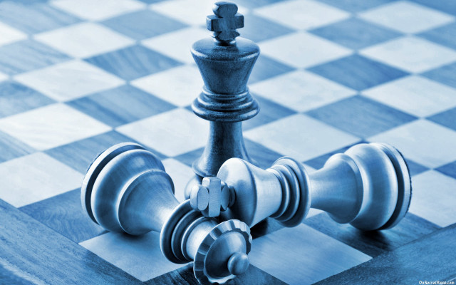 Chess board metal king on free wallpaper - medium preview image