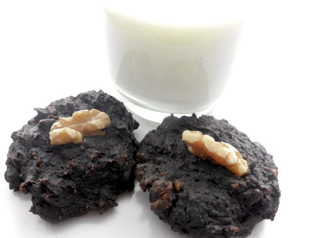 Cookies milk table white background free wallpaper - medium preview image