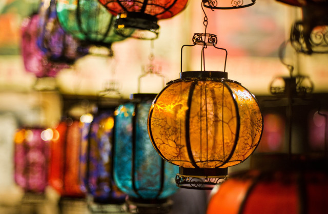 Colorful lanterns hanging ceiling room free wallpaper - medium preview image