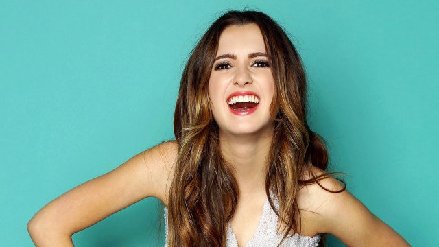 Woman long hair smile happy free wallpaper - medium preview image
