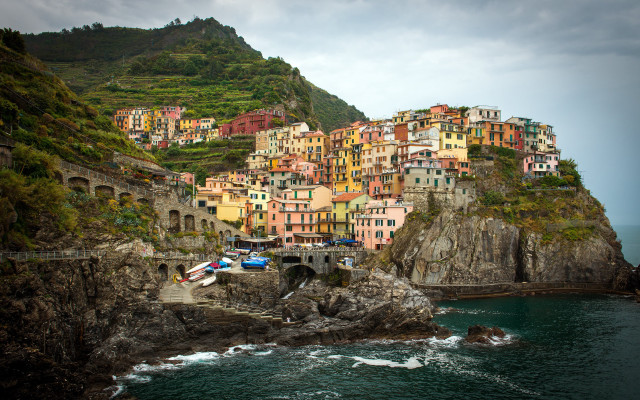 Cliff village ocean boat mountain free wallpaper - medium preview image
