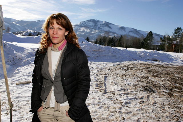 Woman snow ski pole mountain free wallpaper - medium preview image
