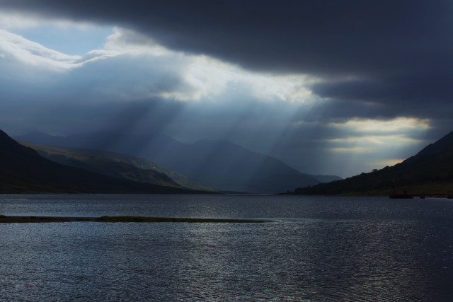 Lake boat cloudy sky sunbeams free wallpaper - medium preview image