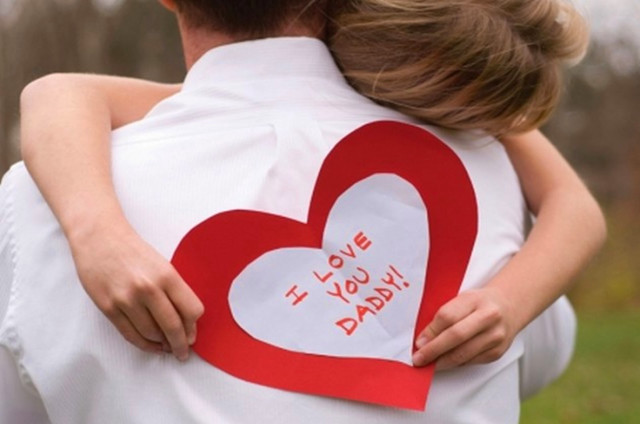 Woman child heart message holding free wallpaper - medium preview image