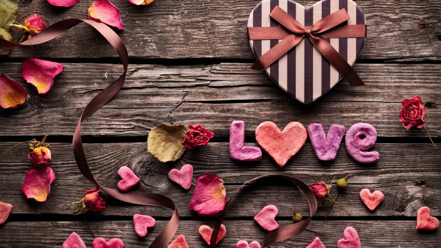 Heart shaped box bow flowers #4 free wallpaper - medium preview image
