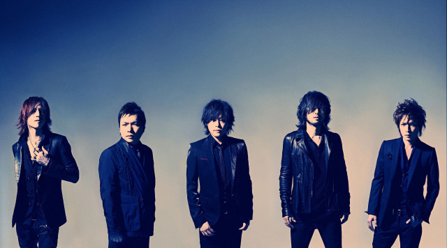 Men group blue sky clouds free wallpaper - medium preview image