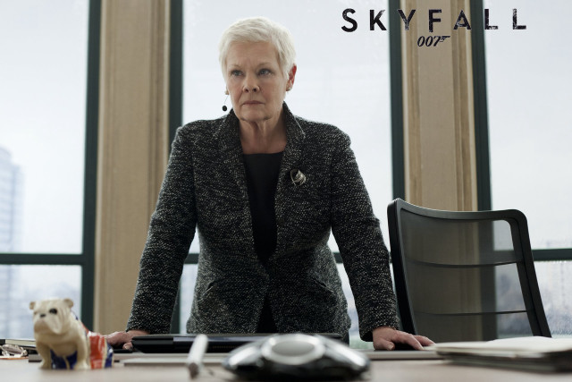 Woman suit desk mouse laptop free wallpaper - medium preview image