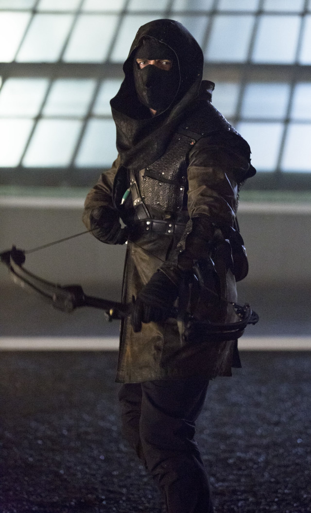 Man black outfit bow arrow #6 free wallpaper - medium preview image