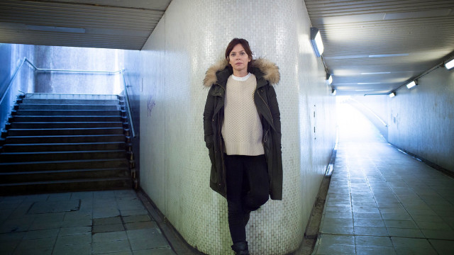 Woman tunnel coat shoulders coat free wallpaper - medium preview image