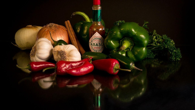 Vegetable table ketchup bottle fresh free wallpaper - medium preview image