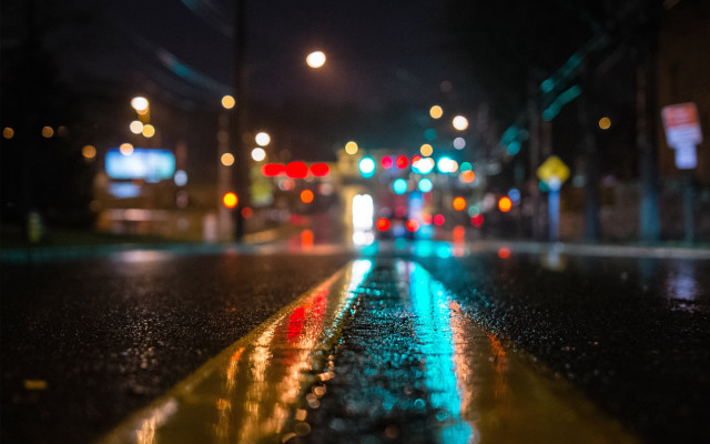 Wet street traffic lights night #5 free wallpaper - medium preview image