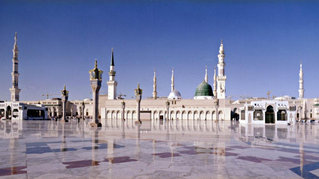 Large white building green dome free wallpaper - medium preview image