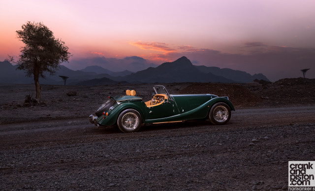 Green car desert sunset tree free wallpaper - medium preview image