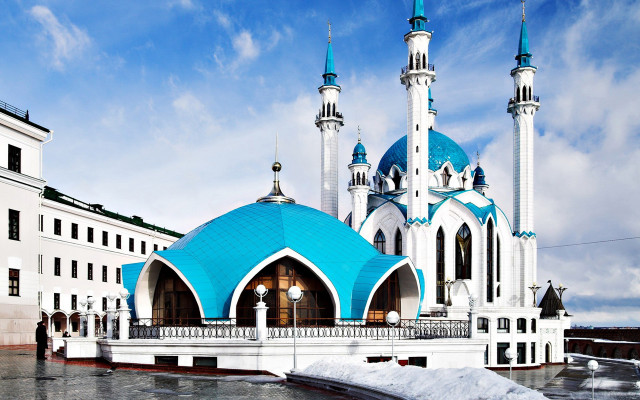 Large white building blue dome free wallpaper - medium preview image
