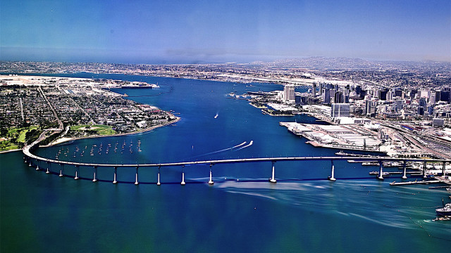 Bridge water city foreground background free wallpaper - medium preview image