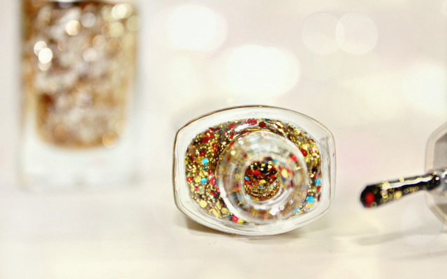 Glittered glasses clear case gold free wallpaper - medium preview image