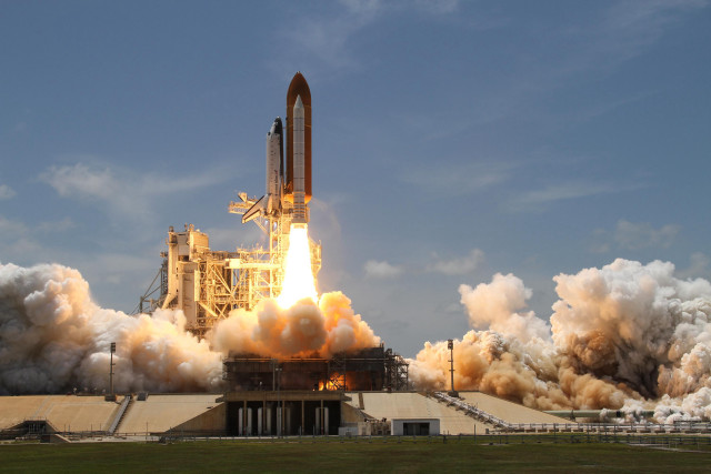 Rocket launch smoke sky landing #2 free wallpaper - medium preview image