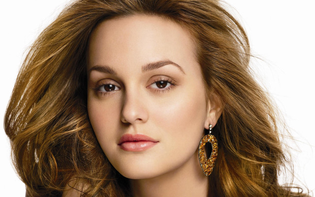 Woman long hair earrings necklace free wallpaper - medium preview image
