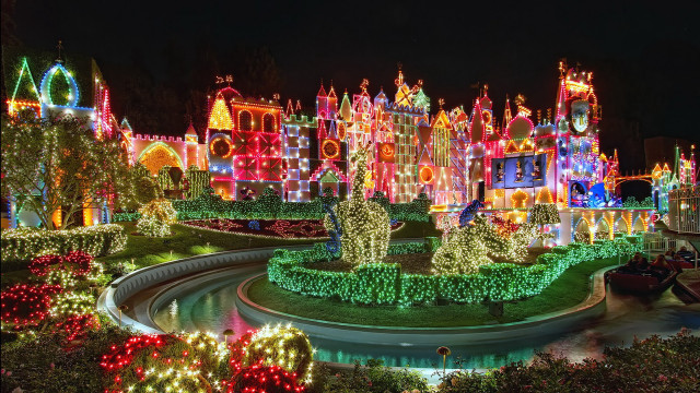 Christmas display castle night lights free wallpaper - medium preview image