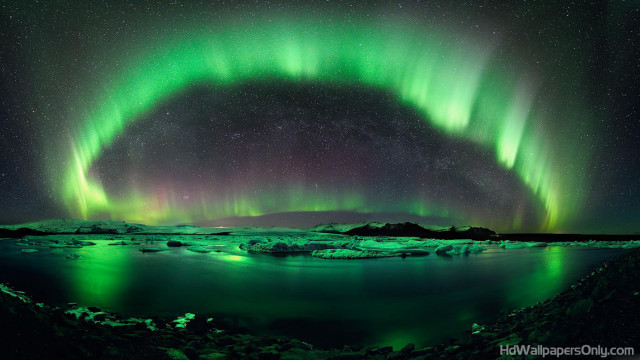 Green purple aurora borealis lake free wallpaper - medium preview image