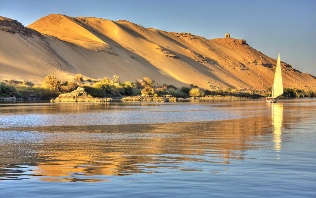 Sailboat lake mountain range sand free wallpaper - medium preview image