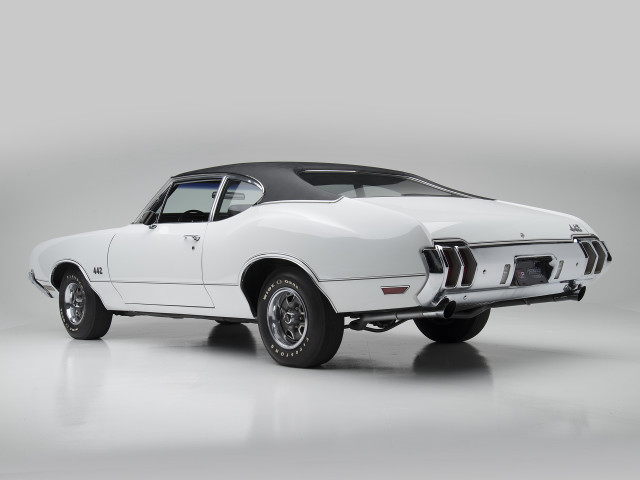White car black hood gray free wallpaper for desktop - medium preview image