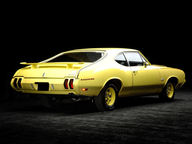 Yellow car dark room black #2 free wallpaper - medium preview image