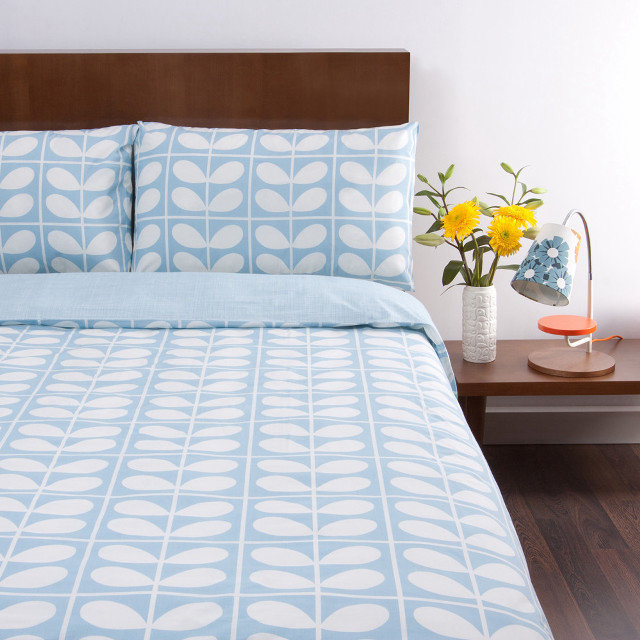 Bed comforter vase flowers wooden free wallpaper - medium preview image