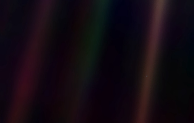 Blurry black background white dot free wallpaper - medium preview image