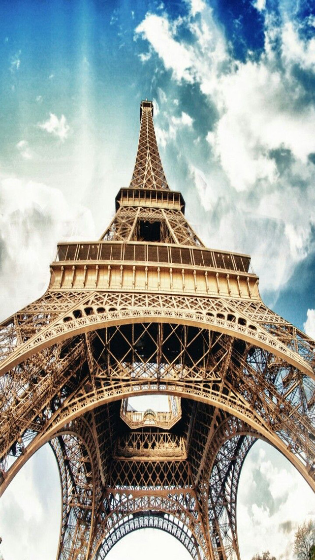 Eiffel tower paris blue sky free wallpaper - medium preview image