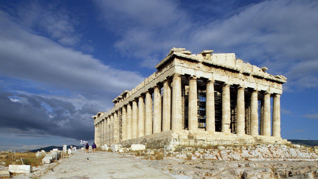 Neoclassical building columns sky clouds free wallpaper - medium preview image