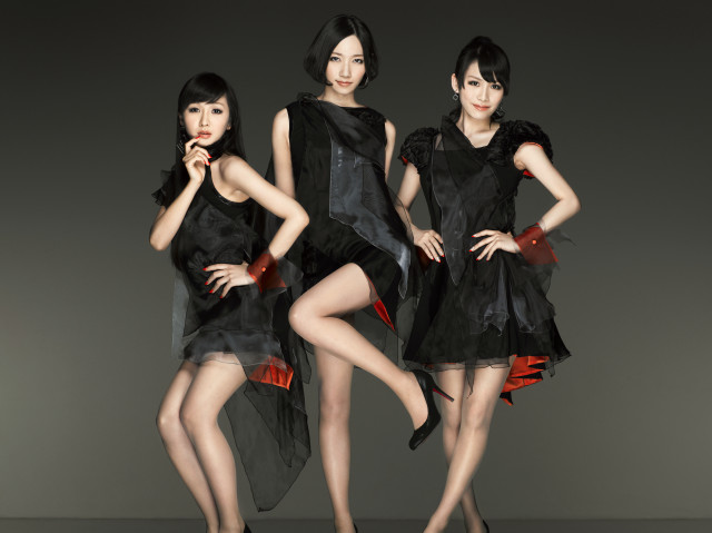 Three asian women black dresses free wallpaper - medium preview image