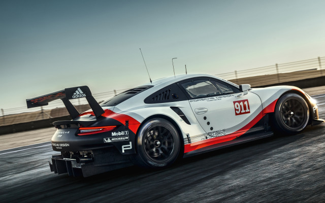 White red racecar track sky free wallpaper - medium preview image