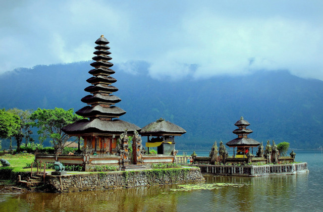 Lake pavilion mountain cloudscape architecture free wallpaper - medium preview image